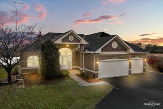 675 White Pine Circle, Lake In The Hills, IL 60156