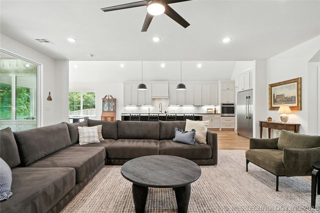 10339 Gary Place, Tulsa, OK 74137