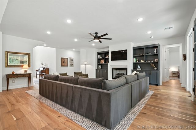 10339 Gary Place, Tulsa, OK 74137