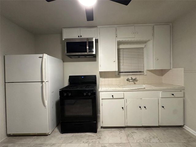 2721 Napoleon Street, Houston, TX 77004