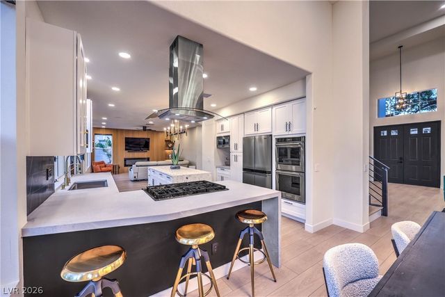 8432 Paseo Vista Drive, Las Vegas, NV 89128