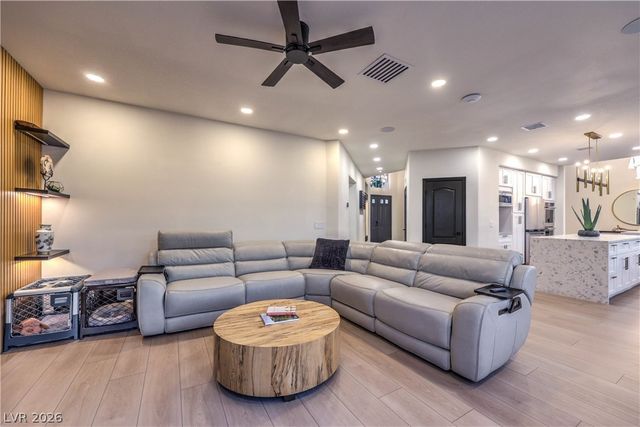 8432 Paseo Vista Drive, Las Vegas, NV 89128