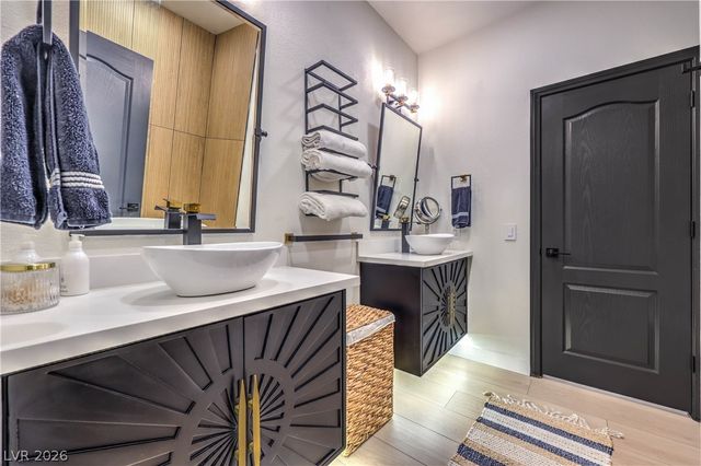 8432 Paseo Vista Drive, Las Vegas, NV 89128