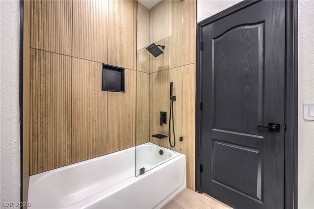 8432 Paseo Vista Drive, Las Vegas, NV 89128