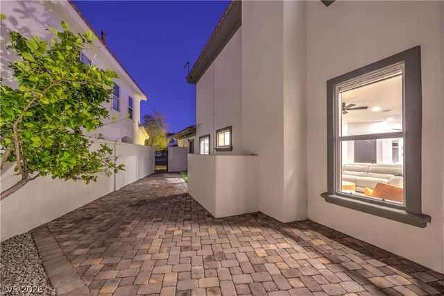 8432 Paseo Vista Drive, Las Vegas, NV 89128