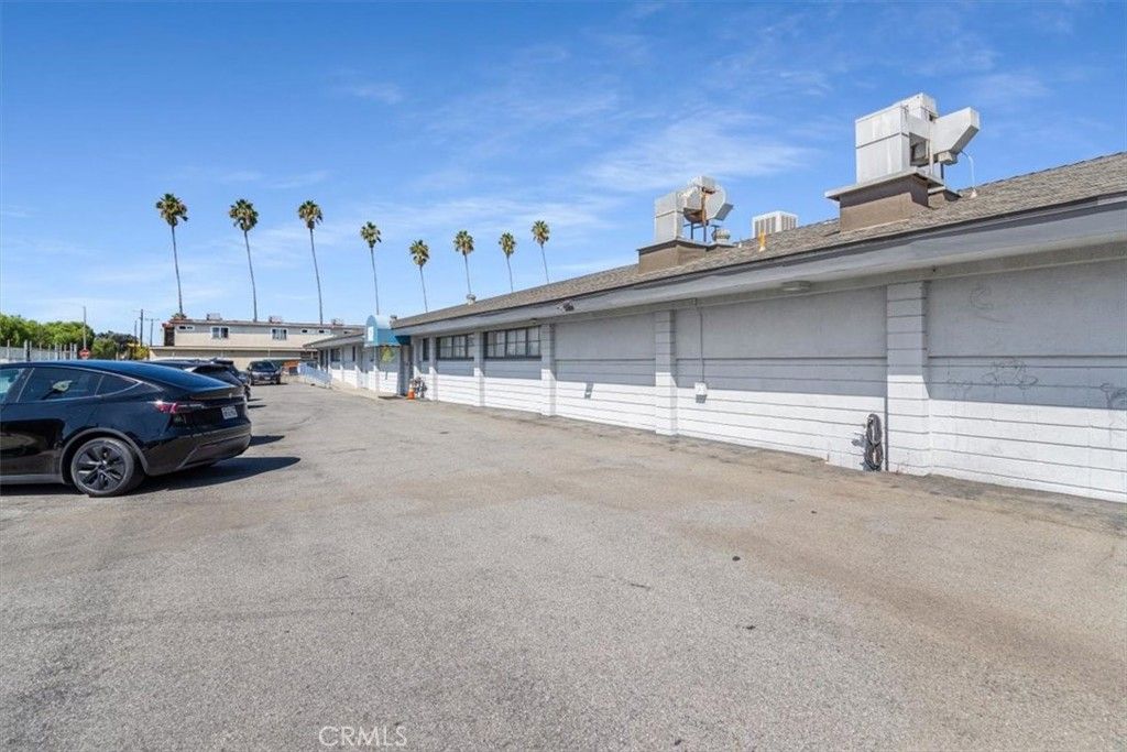 4949 W 104th, Inglewood, CA 90304 — photo 2