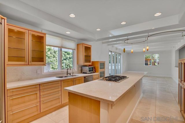 5247 Chelsea, La Jolla, CA 92037