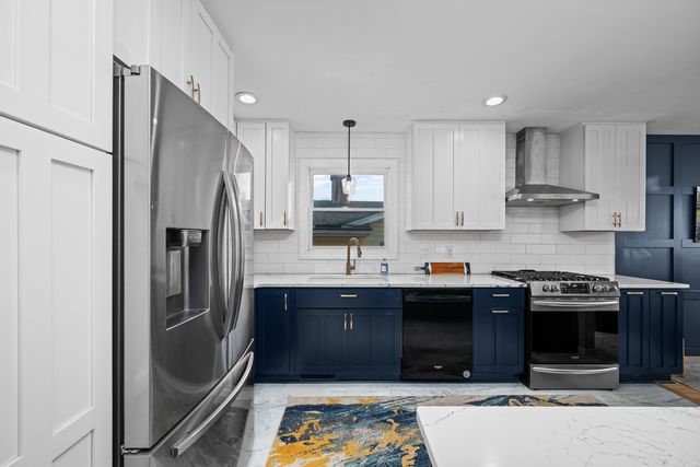 2413 3rd Street, Moline, IL 61265