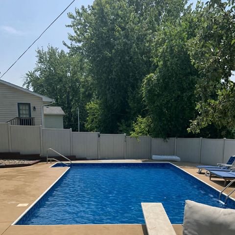 2413 3rd Street, Moline, IL 61265