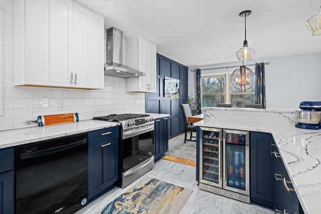 2413 3rd Street, Moline, IL 61265