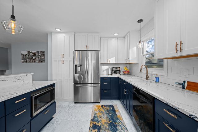 2413 3rd Street, Moline, IL 61265