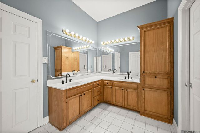 35096 Stone Castle Dr, Denham Springs, LA 70706