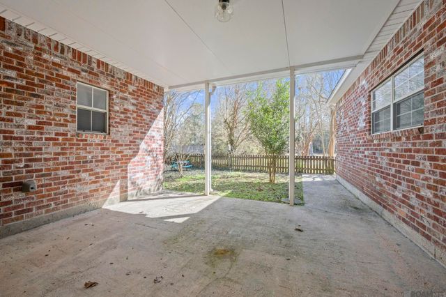 35096 Stone Castle Dr, Denham Springs, LA 70706