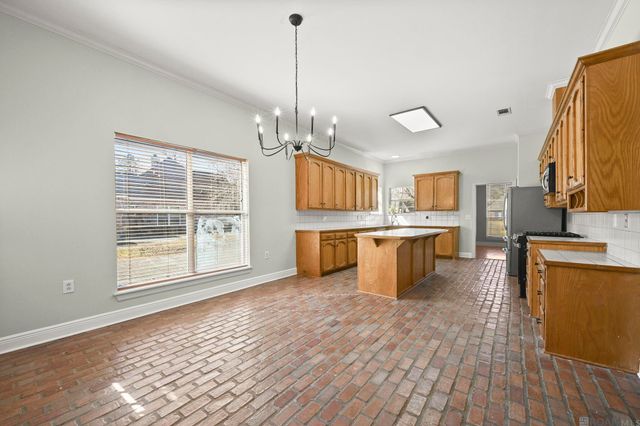 35096 Stone Castle Dr, Denham Springs, LA 70706