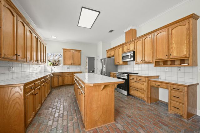 35096 Stone Castle Dr, Denham Springs, LA 70706