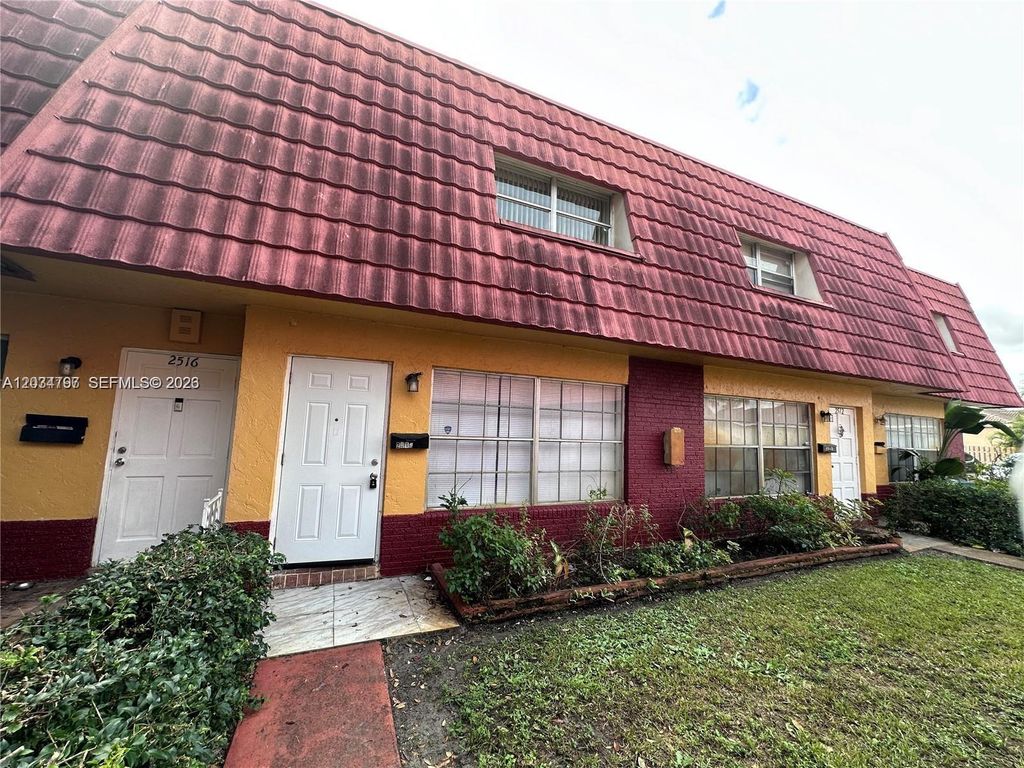 2514 NW 52nd Ave 22C, Lauderhill, FL 33313