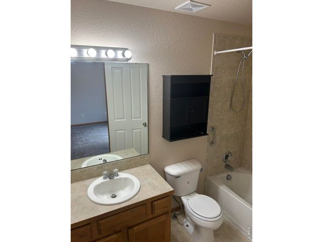 8770 Crossfire Dr, Wellington, CO 80549