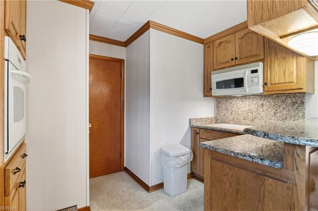 6743 Williams Landing RD, Hayes, VA 23072