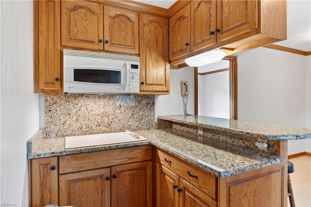 6743 Williams Landing RD, Hayes, VA 23072