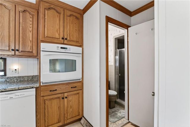 6743 Williams Landing RD, Hayes, VA 23072