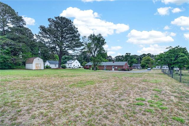 6743 Williams Landing RD, Hayes, VA 23072