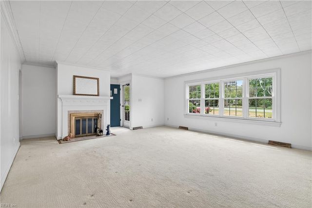 6743 Williams Landing RD, Hayes, VA 23072