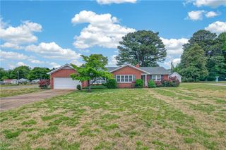 6743 Williams Landing RD, Hayes, VA 23072