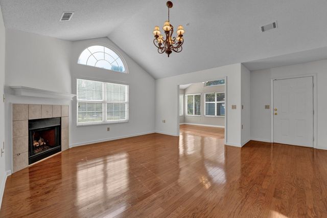 271 OAK CLUB LN # 12, Collierville, TN 38017