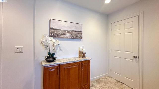 428 W Broadmoor Blvd, San Leandro, CA 94577