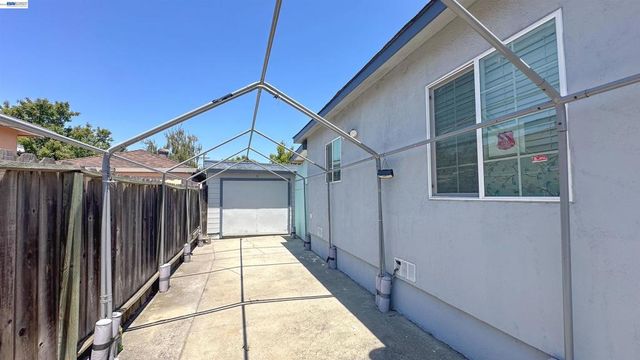 428 W Broadmoor Blvd, San Leandro, CA 94577