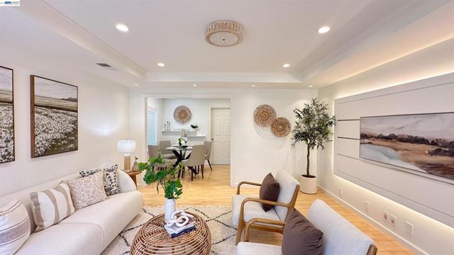 428 W Broadmoor Blvd, San Leandro, CA 94577