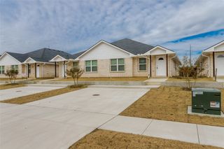 1016 Biloxi Drive, Ennis, TX 75119