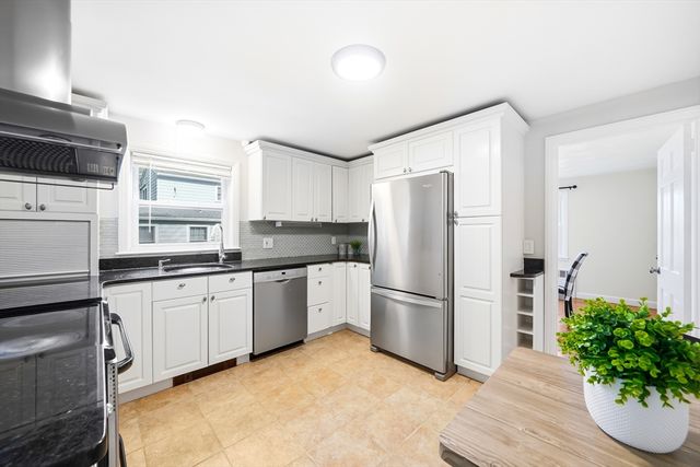 6 Brookside Ave, Lexington, MA 02421