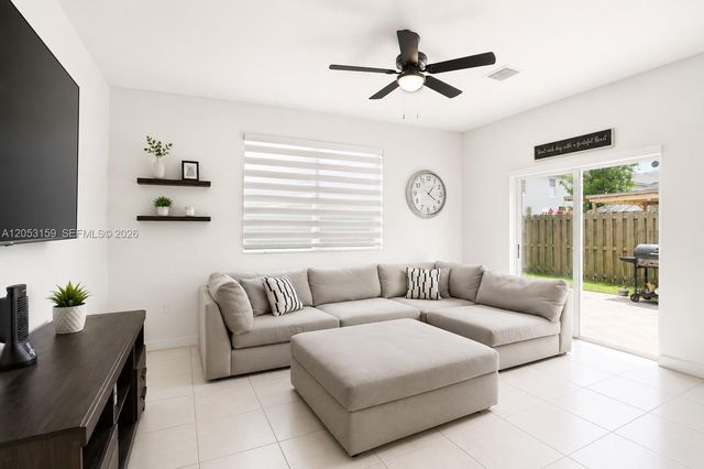 1367 SE 26th Ter, Homestead, FL 33035