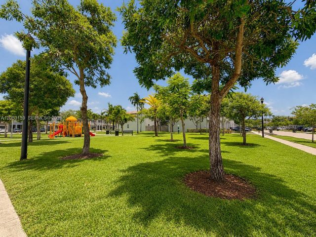 1367 SE 26th Ter, Homestead, FL 33035