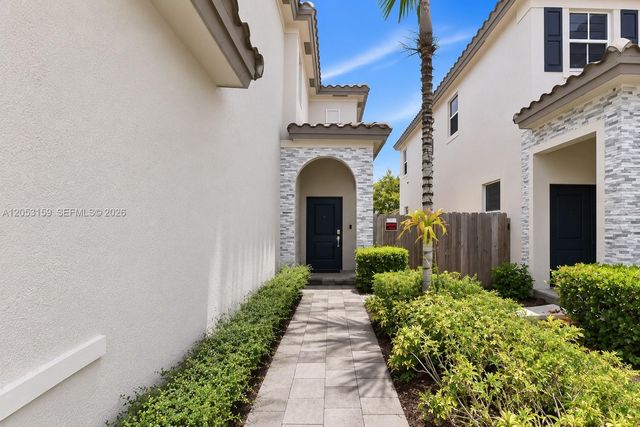 1367 SE 26th Ter, Homestead, FL 33035