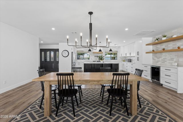 504 W HARMONT Drive, Phoenix, AZ 85021