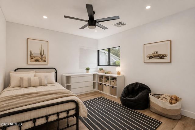 504 W HARMONT Drive, Phoenix, AZ 85021