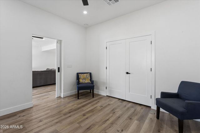 504 W HARMONT Drive, Phoenix, AZ 85021