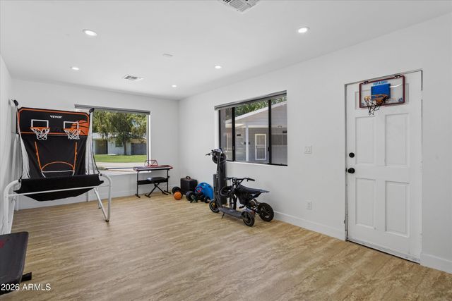 504 W HARMONT Drive, Phoenix, AZ 85021