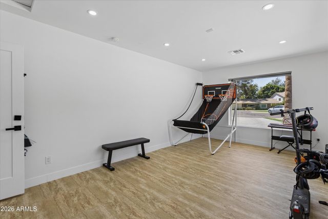 504 W HARMONT Drive, Phoenix, AZ 85021