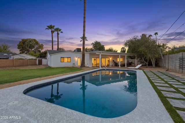 504 W HARMONT Drive, Phoenix, AZ 85021