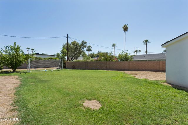 504 W HARMONT Drive, Phoenix, AZ 85021