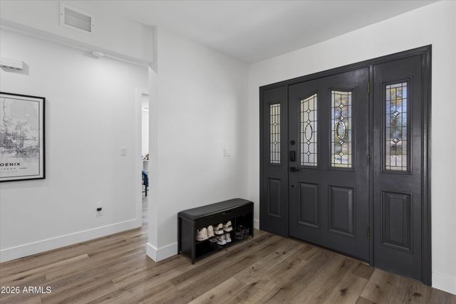504 W HARMONT Drive, Phoenix, AZ 85021