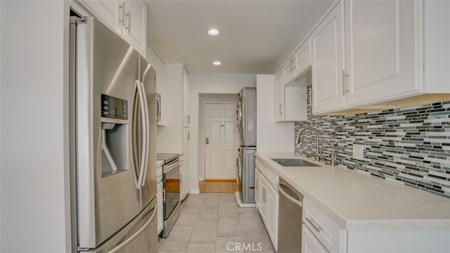 377 W California Avenue 27, Glendale, CA 91203