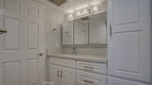 377 W California Avenue 27, Glendale, CA 91203