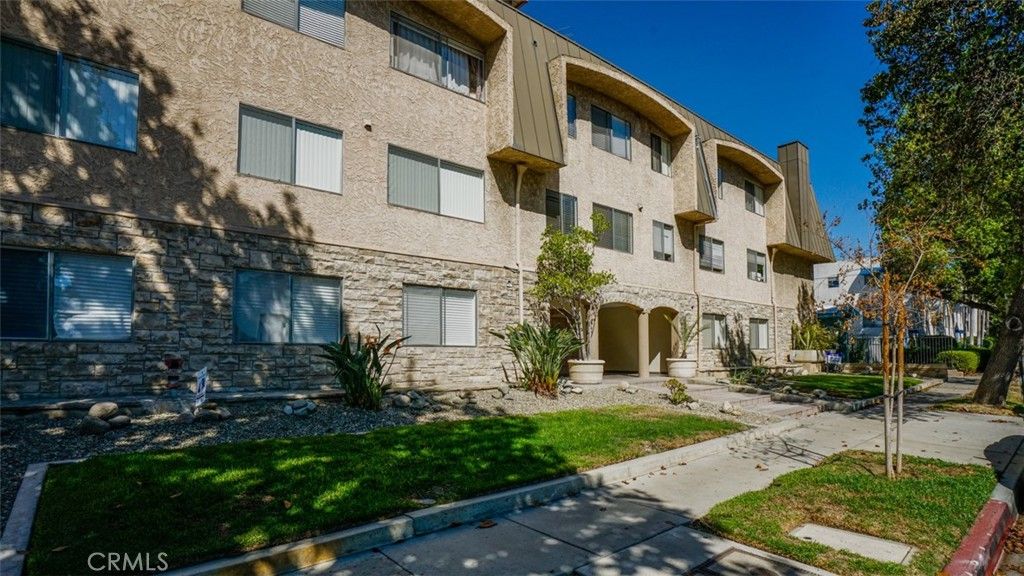 377 W California Avenue 27, Glendale, CA 91203 — photo 2