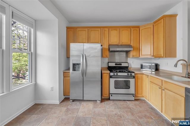 451 Albany Court, West New York, NJ 07093
