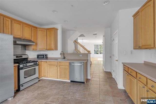 451 Albany Court, West New York, NJ 07093