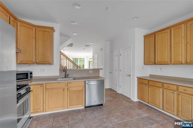 451 Albany Court, West New York, NJ 07093